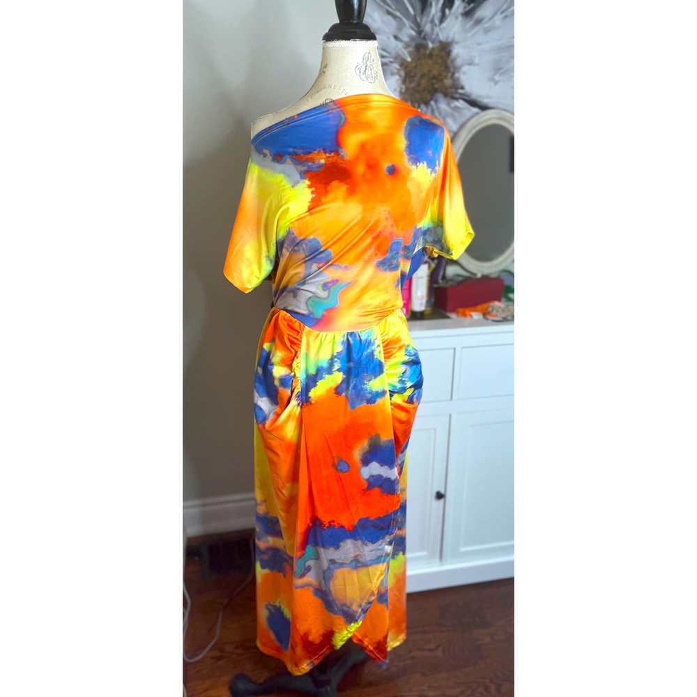 Tulip stretch bright dress
